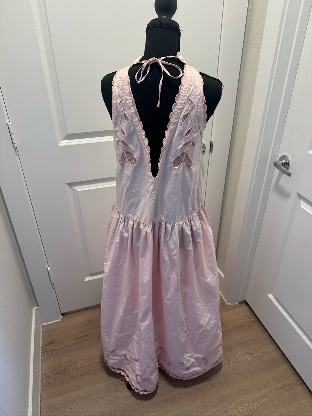 Sleeveless Embroidered Pink Maxi Dress - Picture 10 of 10